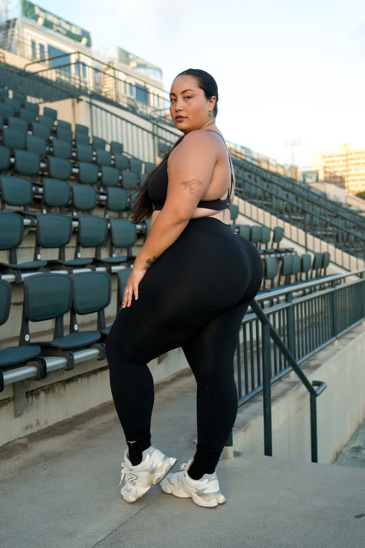The KAILA 7/8 Legging - ʻIWA BLACK
