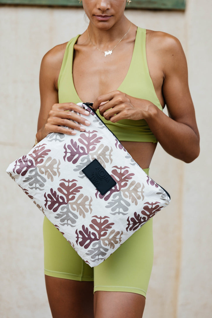Aloha Collection Collab MAX POUCH - ʻIWA MATISSE