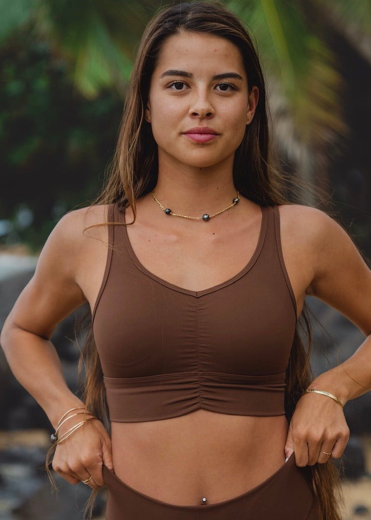 The PILI Scrunch Top - DARK ROAST