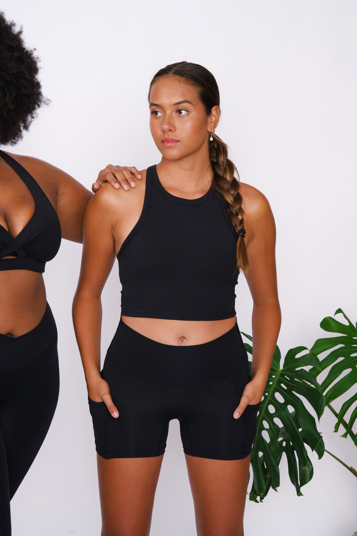 The MILOLIʻI Crop Top - ʻIWA BLACK