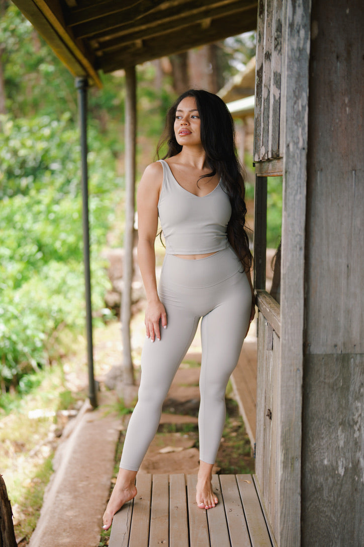 The LAHELA Crop Top - DRIFTWOOD