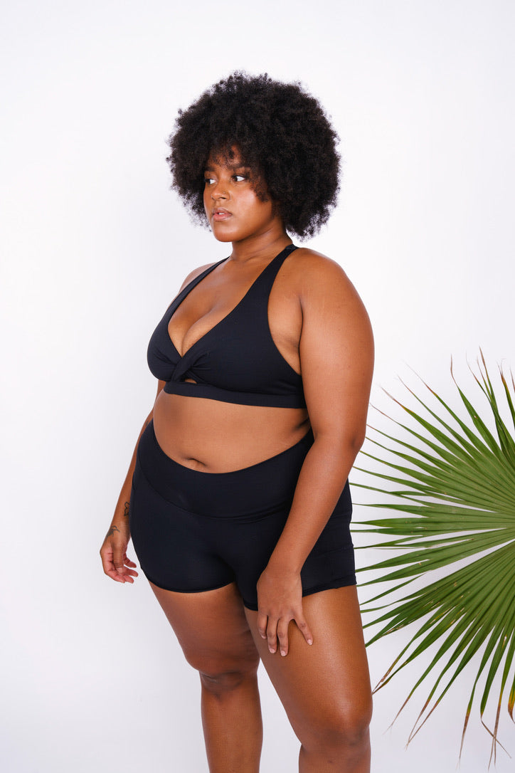 The WILI sports Bra - ʻIWA Black