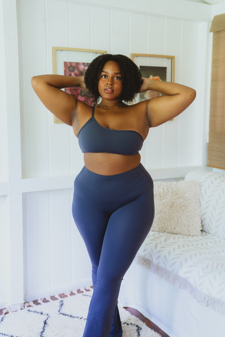 The KAILA Bootcut Legging - MIDNIGHT
