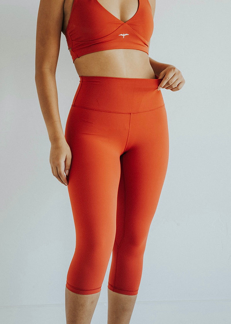 NEW Girlfriend Collective High Waist Capri Leggings Orange Yellow Sunburst M. Su shops