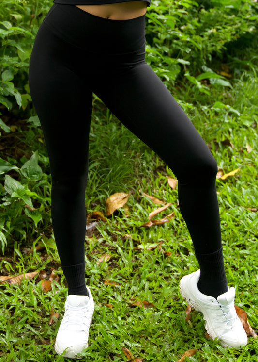 The KAILA 7/8 Legging - ʻIWA BLACK